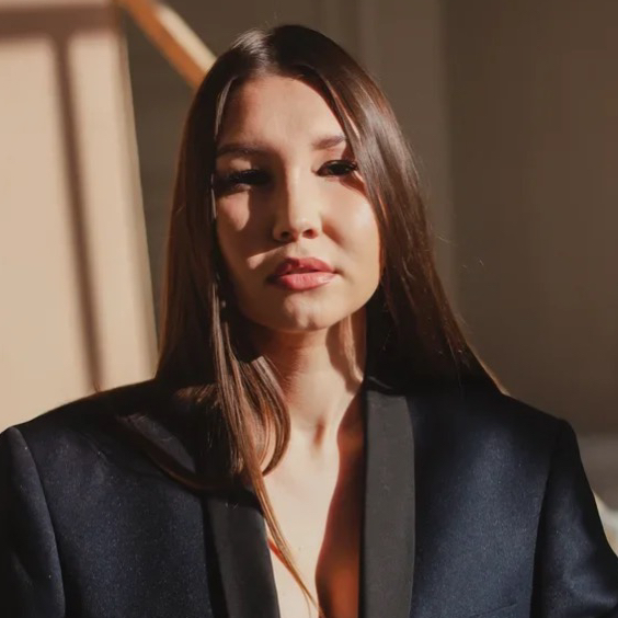 Алина