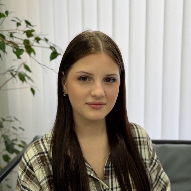 Полина