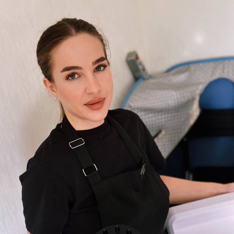 Елeна