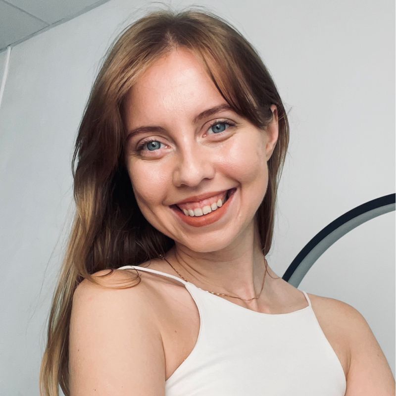Ведущий мастер Анна