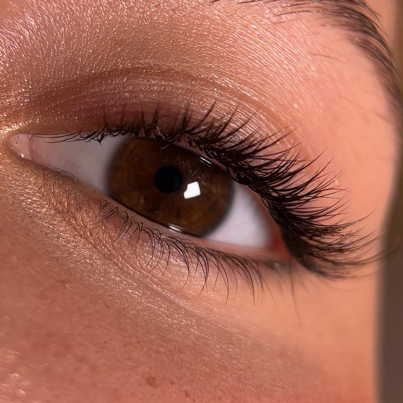 Студия особого взгляда Sonder Look наращивание ресниц