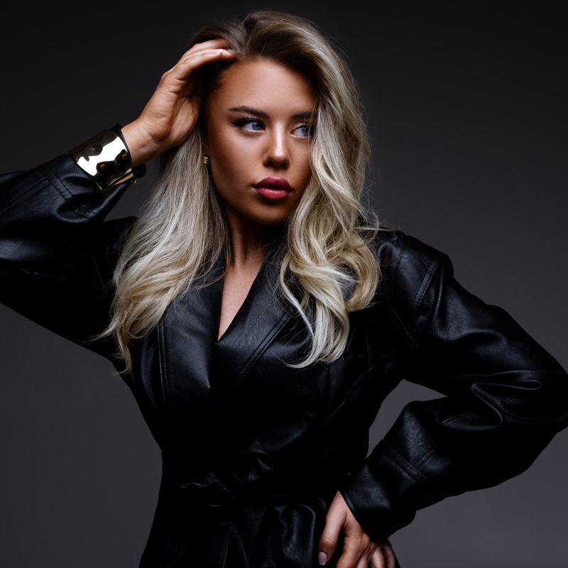 Полина