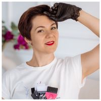 Елена Легенчук — окрашивание корней в Симферополе