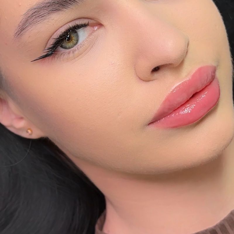 LIKA_LASHES