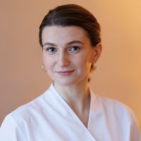 Маргарита Конева — мытьё головы в Красноярске