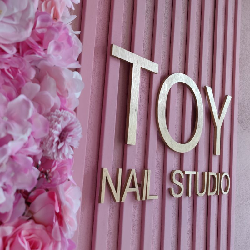 Студия маникюра и педикюра "TOY"
