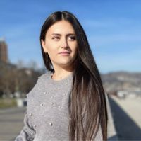 Анастасия Тосуниди — маникюр без покрытия в Новороссийске