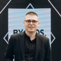 Набережные Челны — стрижка усов в Челнах