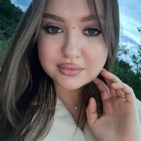 Катерина — коррекция наращенных ногтей в Мурманске