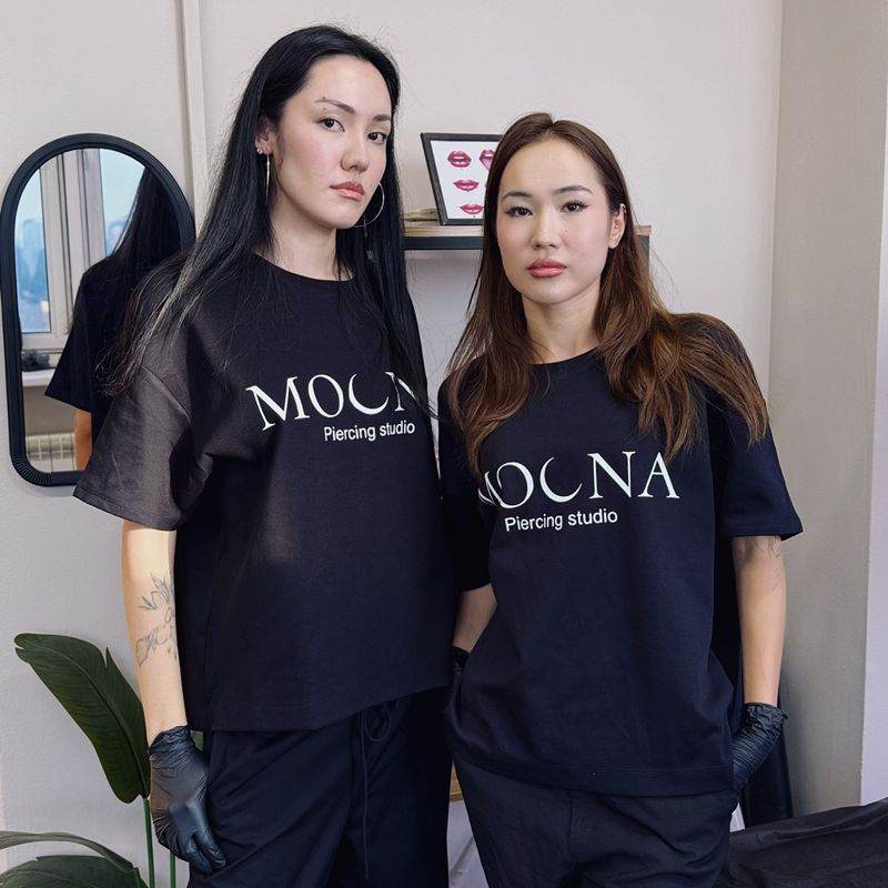 Moona_piercing