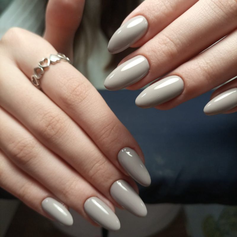 Alena nails