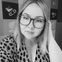 Елена Поздеева — коррекция бровей в городе Глазов