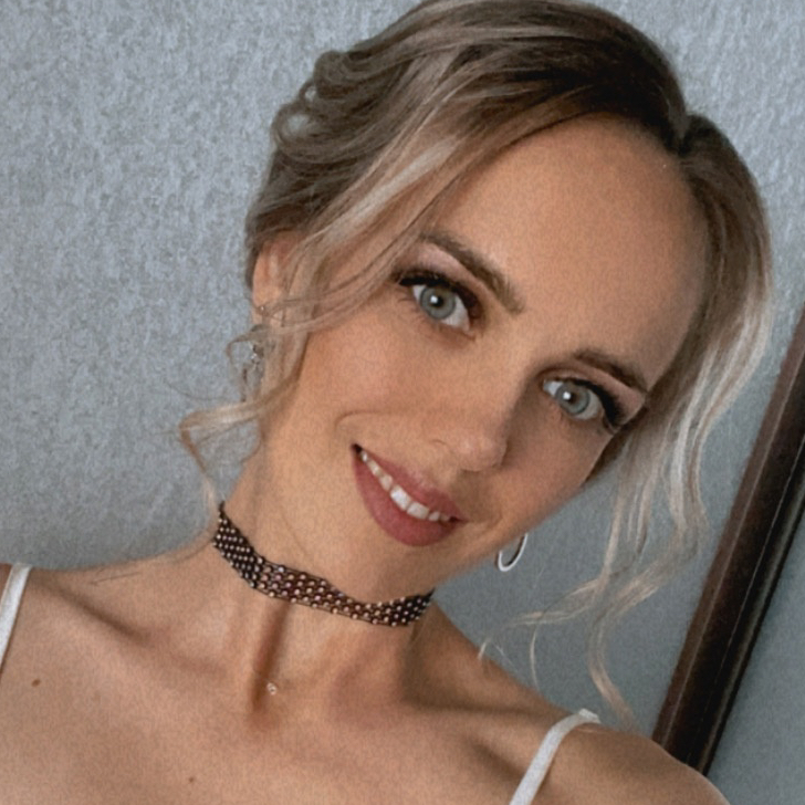 Лара Семенова