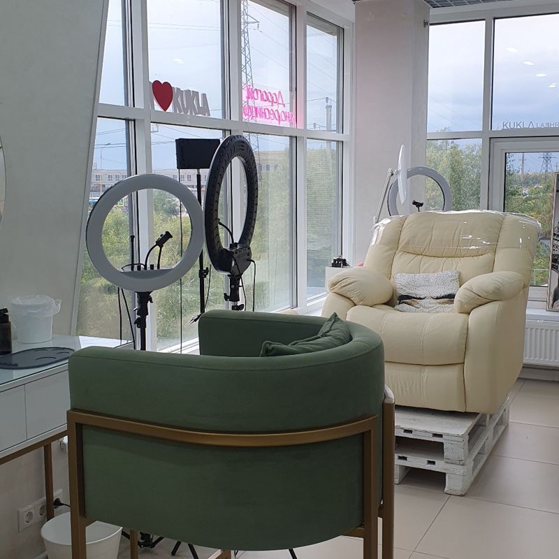 Kukla lash room