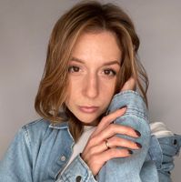Олеся Пырсикова — прическа в Томске
