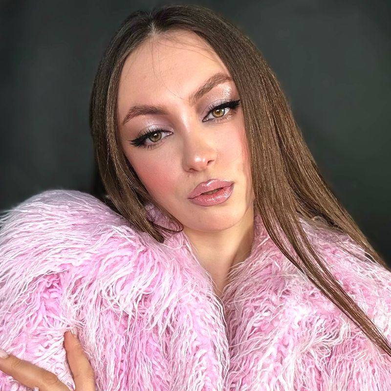 Alesya Almazova