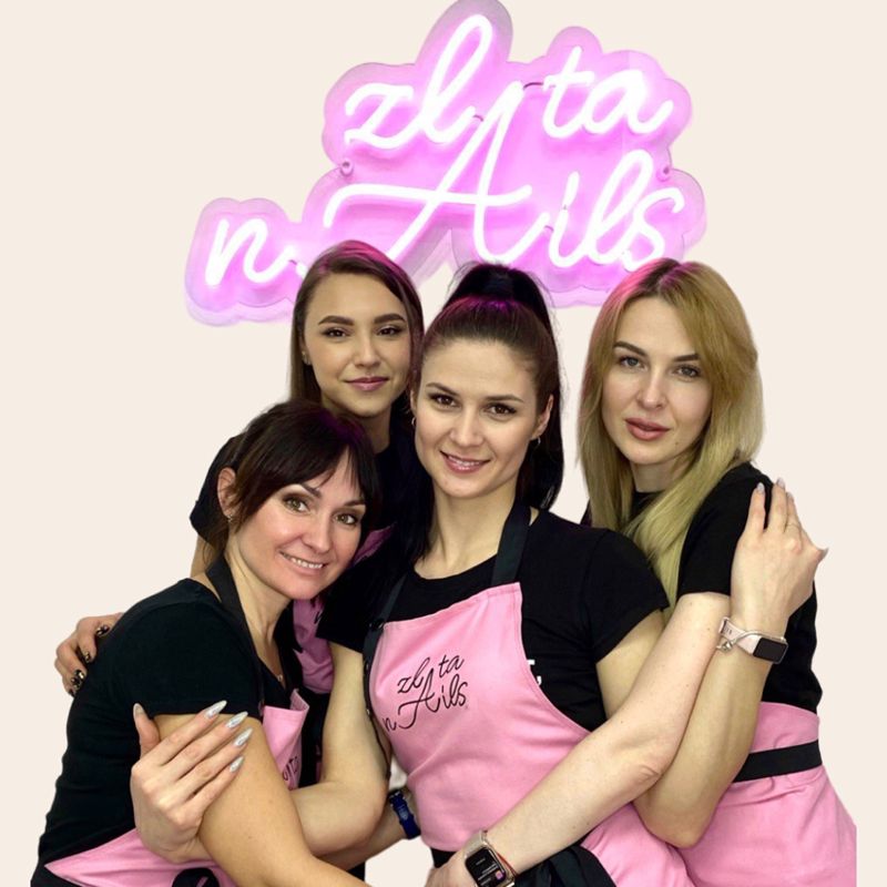 Zlata_nails