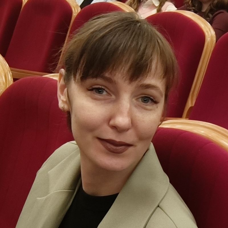 Александра Сулейманова