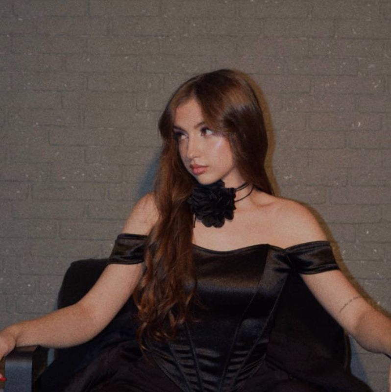 Leila_kruz