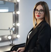 Наталья Петкевич — прическа в городе Шахты