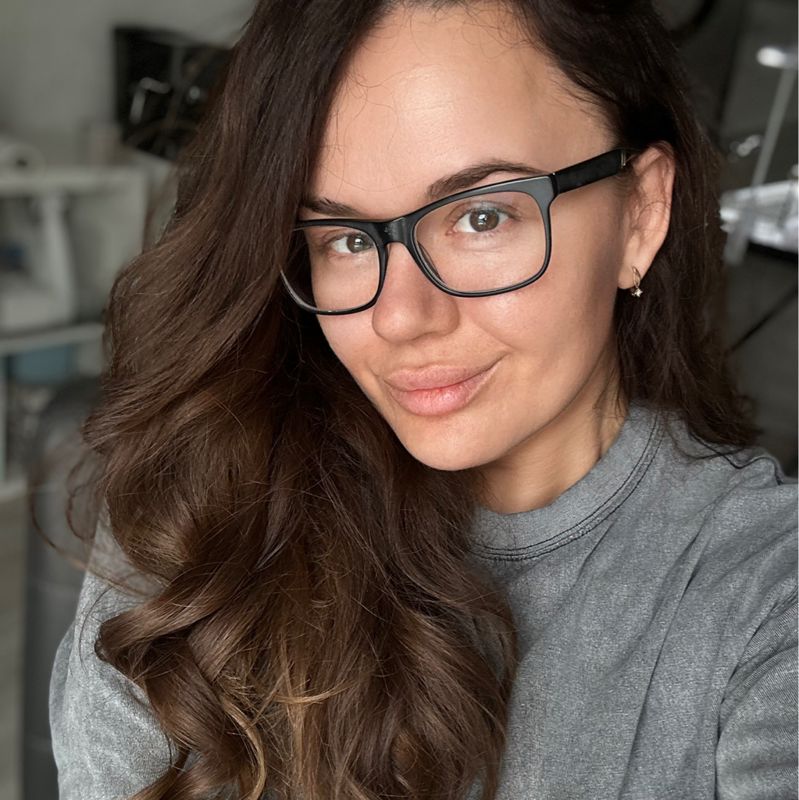 YUZHAKOVA_PRONAILS