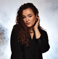 Arina Perevozchikova — коррекция перманентного макияжа в Тюмени