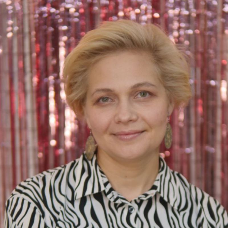 Оля Макарова