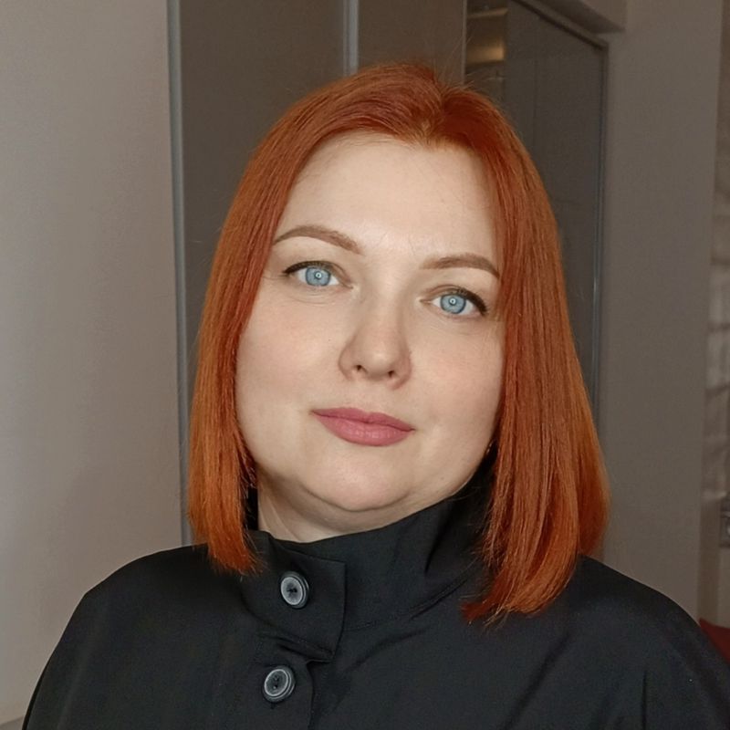 Марина Реднова