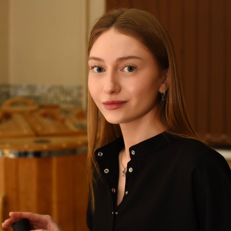 Полина
