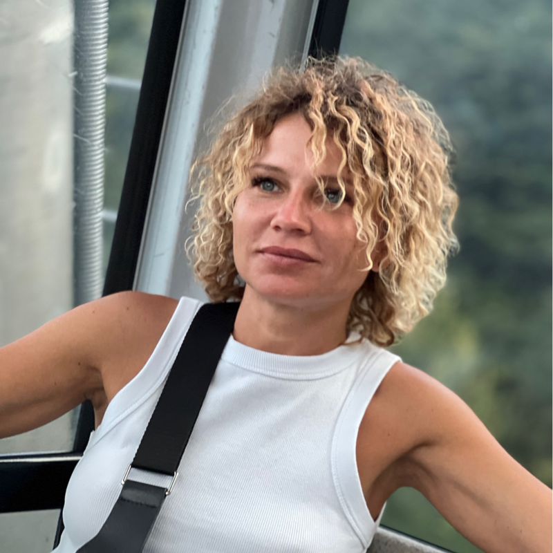 Корней Елена