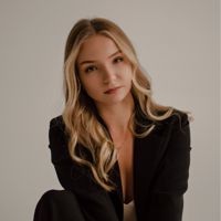 Юлиана Чирка — коррекция бровей в городе Донецк