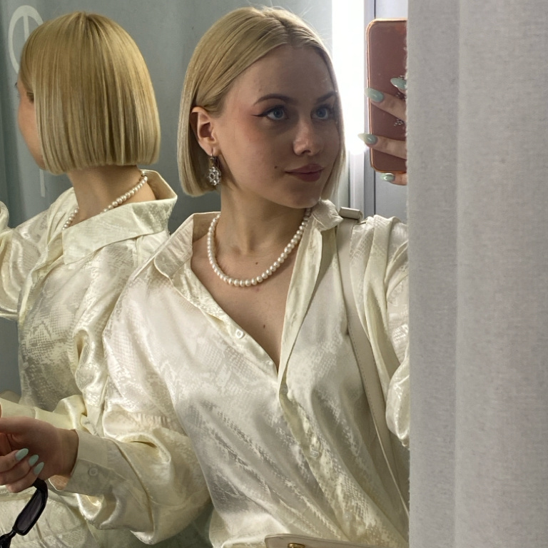 Полина