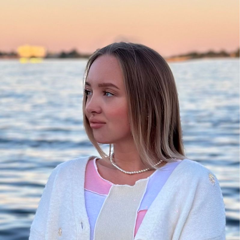 Яна