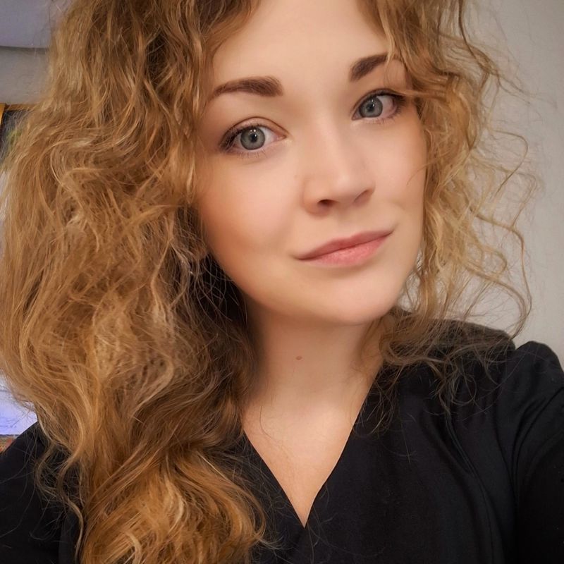 Анна Титова