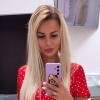 Анна — мытьё головы в городе Лобня