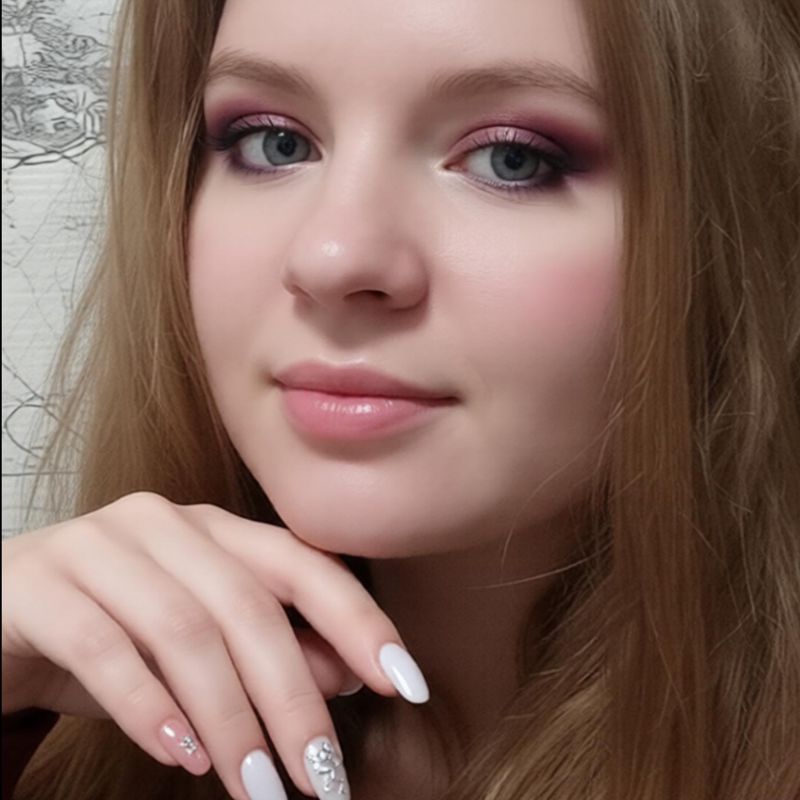 Мастер маникюра Мария