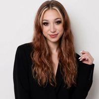 Анна Грачёва — оформление бровей в Барнауле