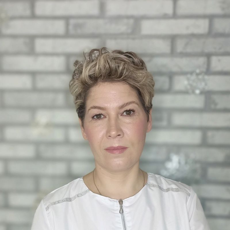 Лена Богданова