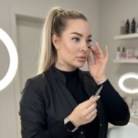 Алёна Катаева — перманентный макияж бровей и губ в Перми