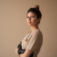 Кристина — окрашивание бровей в городе Ялта