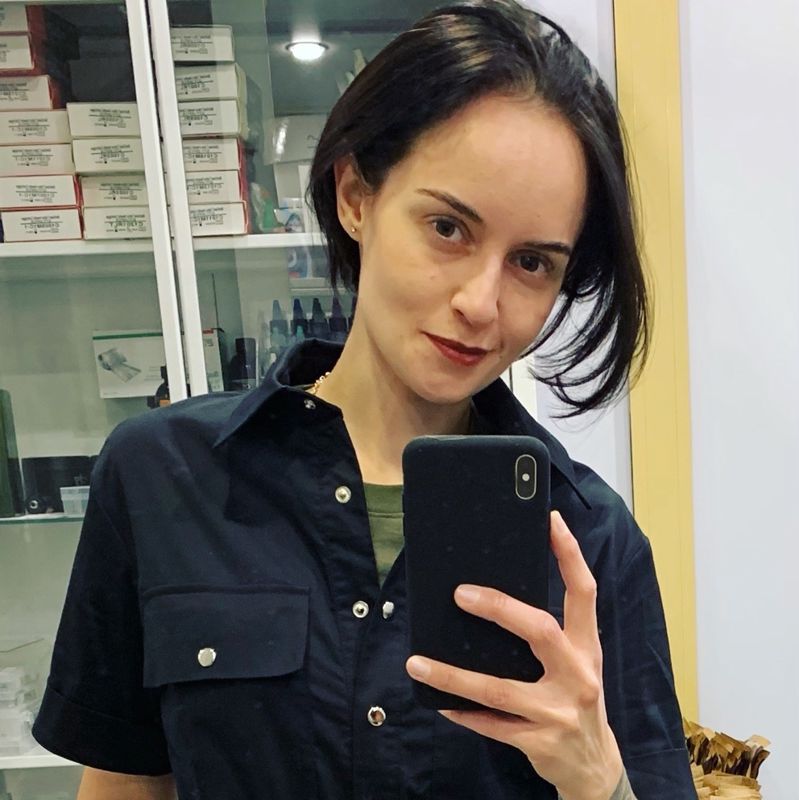 Леся Гагарина. Мастер пирсинга. Белый кот. Студия пирсинга и афроплетения