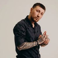 Гимазетдинов Максим — стрижка усов в Челнах