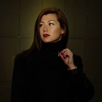 Кристина Коринская — стрижка усов в Челнах