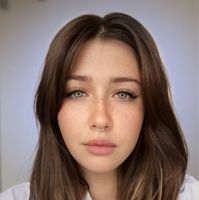 Василиса Свирина — стрижка кончиков в городе Истра