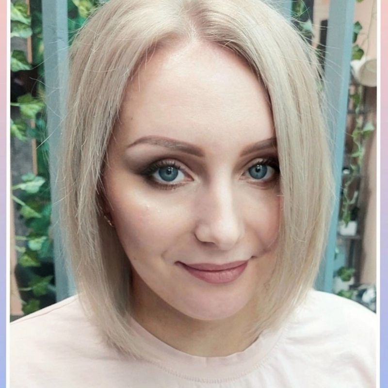 Олечка Новикова