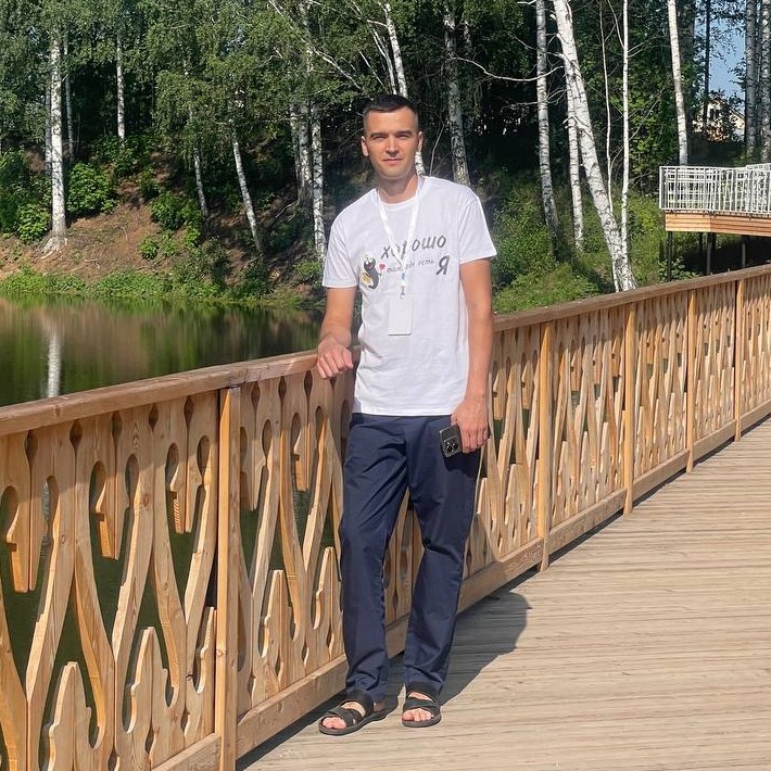 Артур Хусаинов