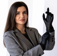 Кристина Третьякова — стрижка усов в Калуге
