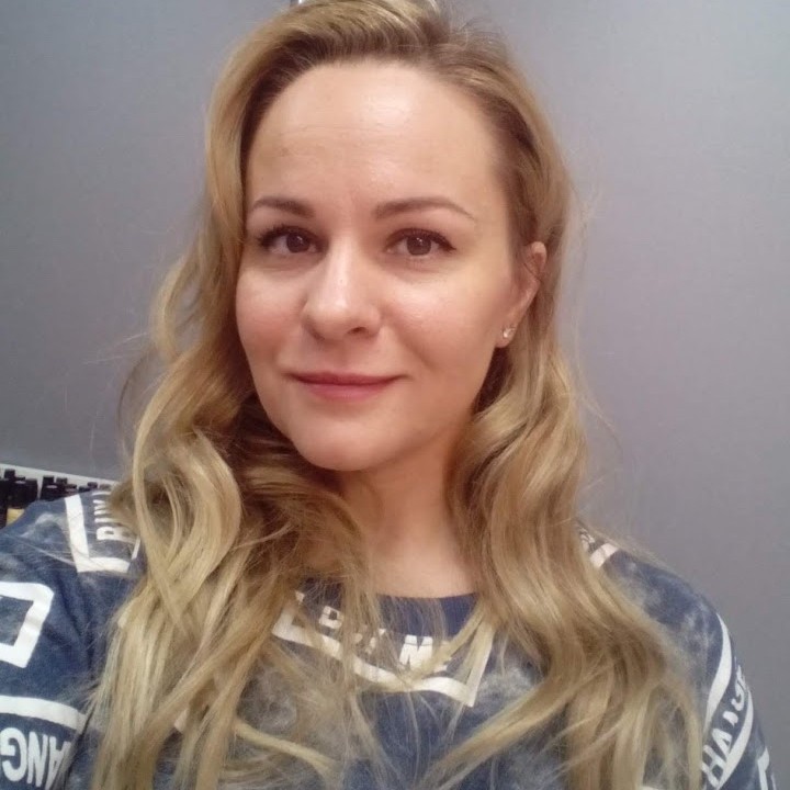 Анна Аксенцова