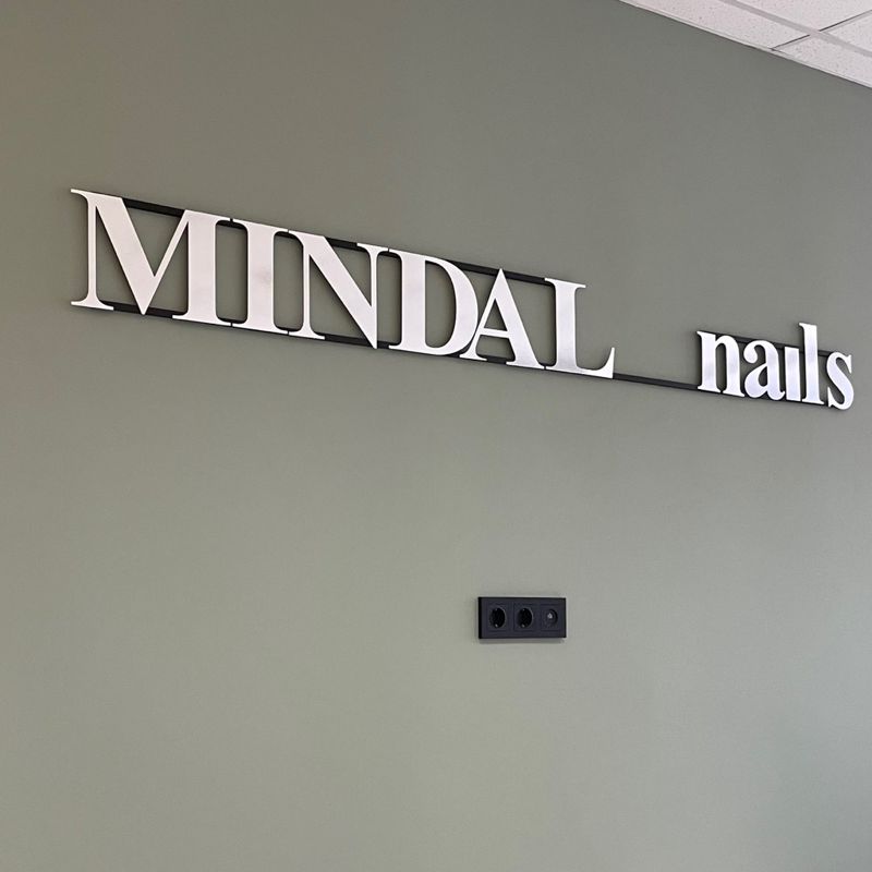 MINDALnails