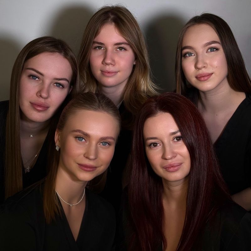 МЕЖДУ НАМИ ДЕВОЧКАМИ